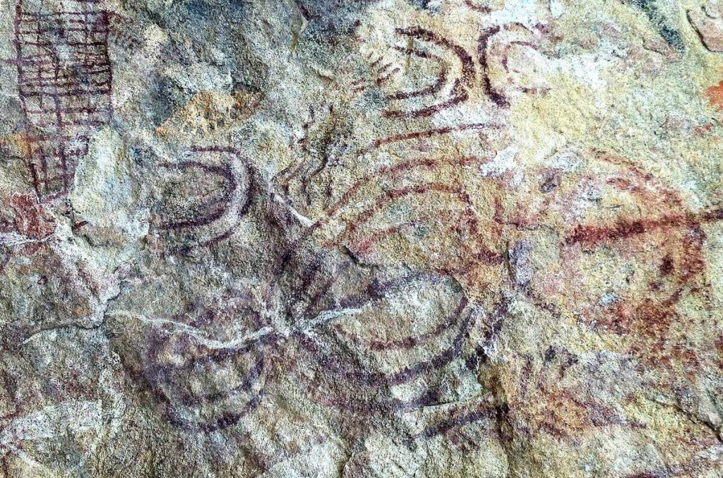 Peinture rupestre géométrique - grotte d'Ongna Chhattisgarh Inde