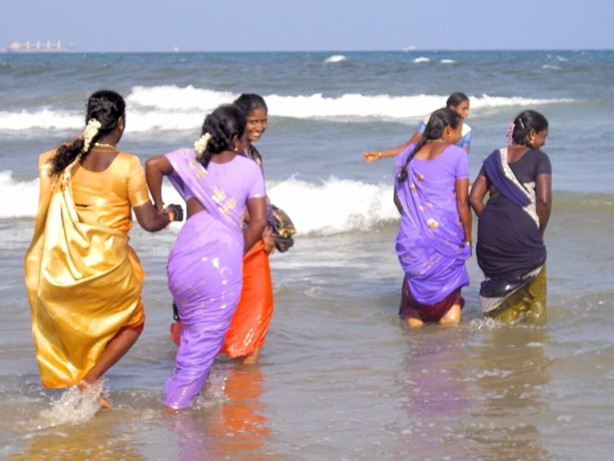 Bath in saree Tamil Nadu Chennai