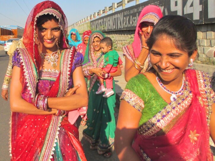 Travel Blog India - Wedding procession I was invited to when I was travelling solo in Jaipur India