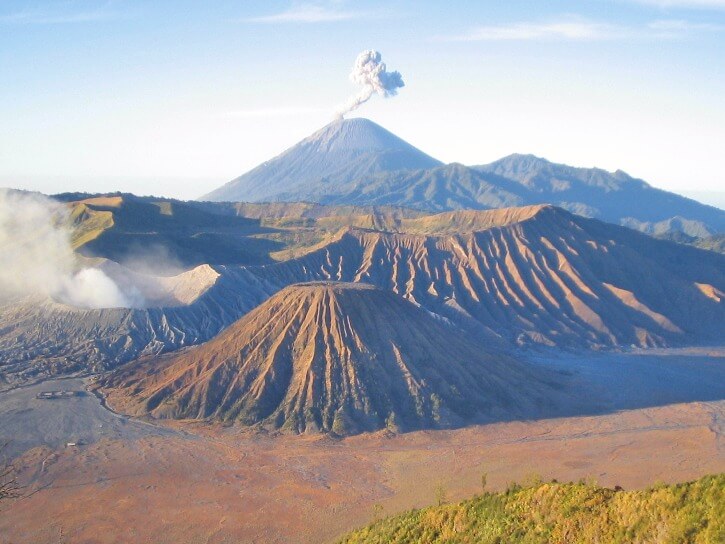 Caldeira du volcan Bromo depuis le Gunung Penanjakan île de Java Indonésie