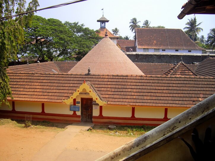 important Tourist places in Kerala: Dutch palace in Kochi South India