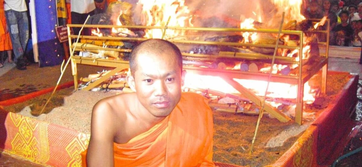 Nyne Chang in front of the cremated body