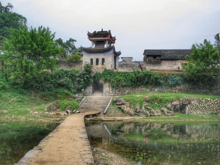 stone bridge over Li river