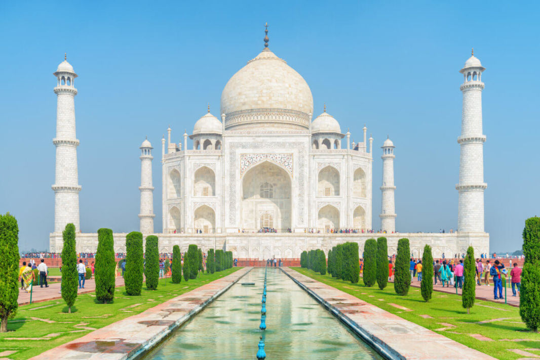 Taj Mahal with its fountain from the entrance