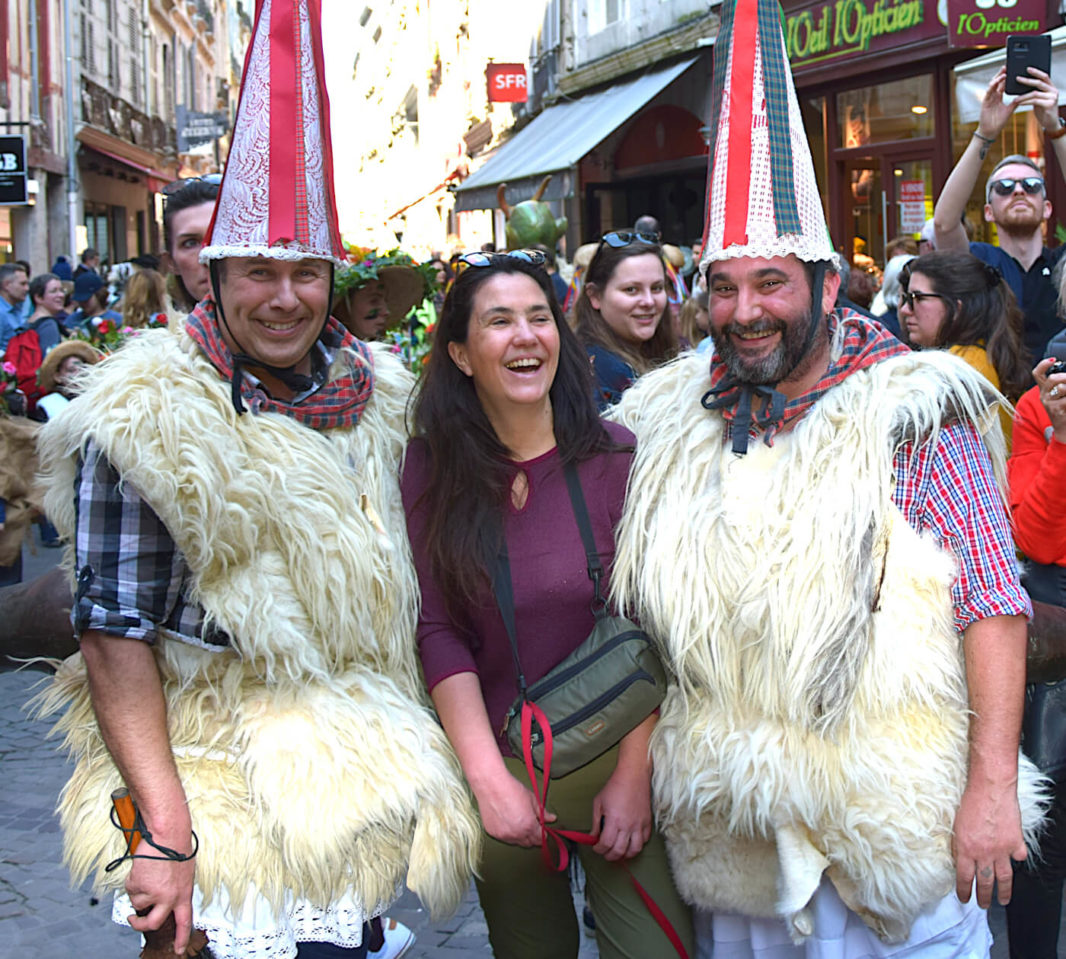 The Travel blogger vlogger Stephanie Langlet with Basque characters