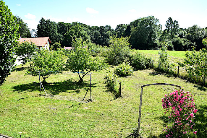 Big orchard in Landes vacation rental