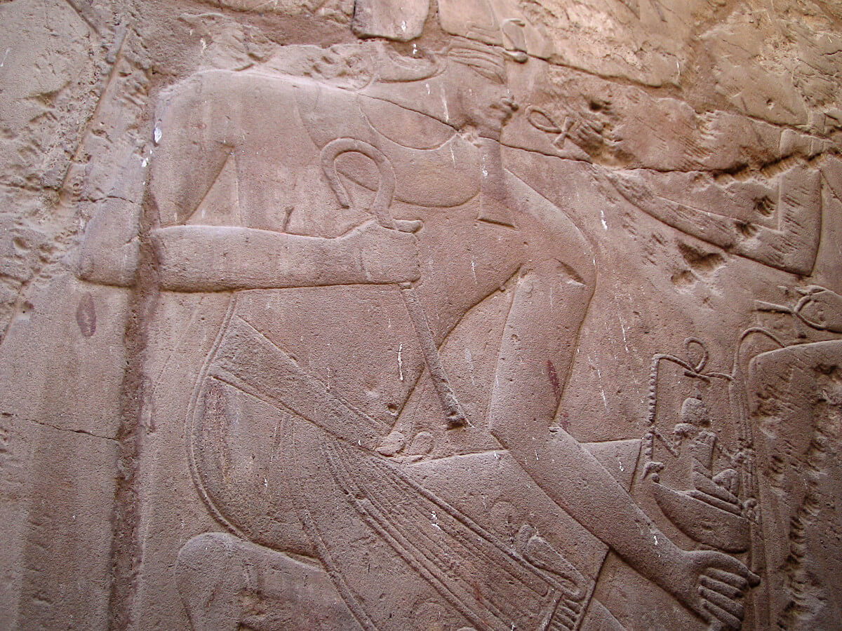 Pharaon, l'âme posée sur la balance, avant de rejoindre le Royaume des Morts