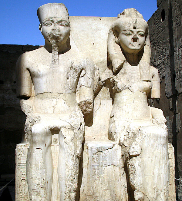 Statues de Toutânkhamon et Ankhésenamon